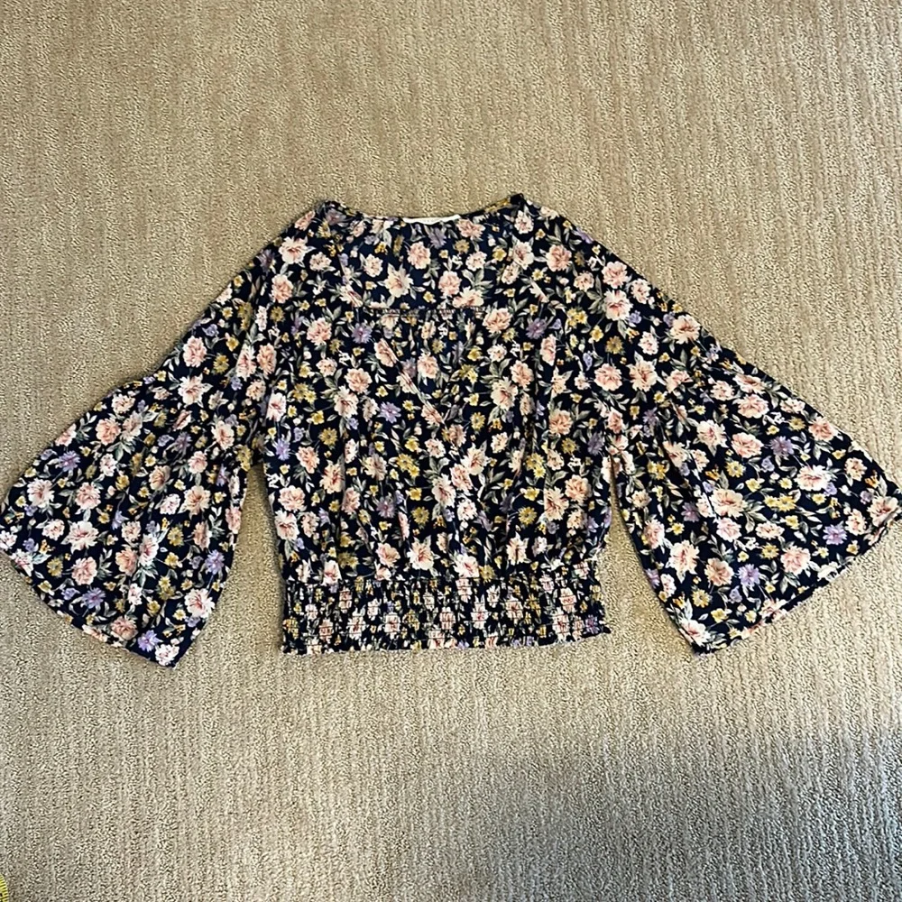 Lush wrap top sz L - Picture 1 of 4